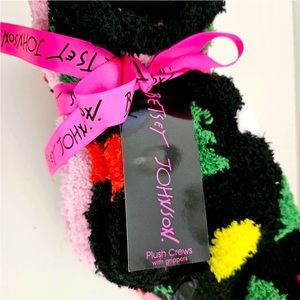 🎁 Betsey Johnson 4 Pack Super Soft Plush Ankle Socks Christmas design NWT